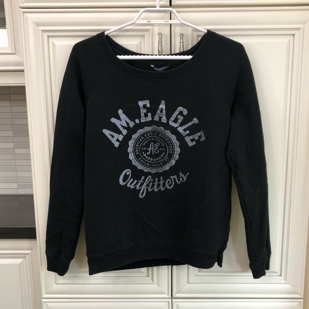 American Eagle women’s branded sweatshirt